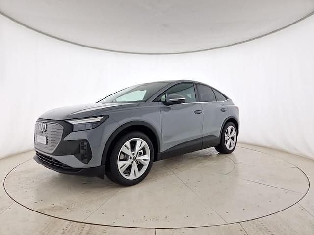 Usata Audi Q4 e-tron Business 210 kW (286 CV) 2024 Grigio selce SUV