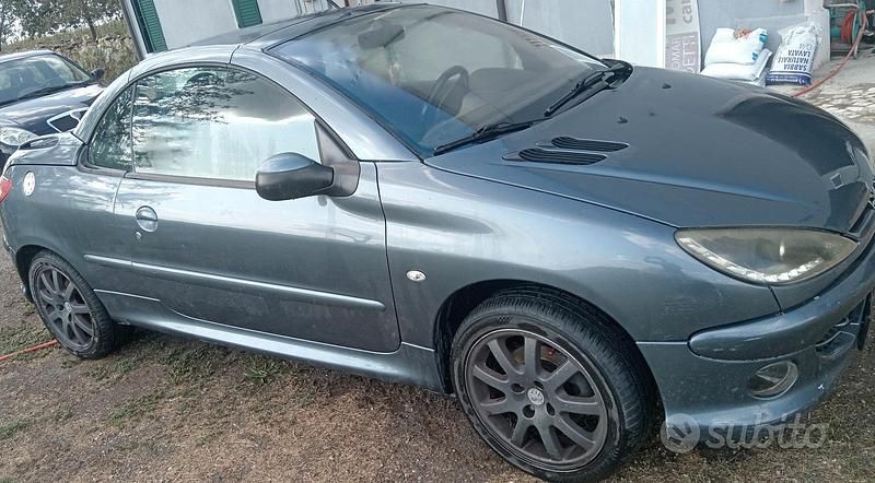 Usata Peugeot 206 109 CV (80 kW) 2005 Grigio Cabrio