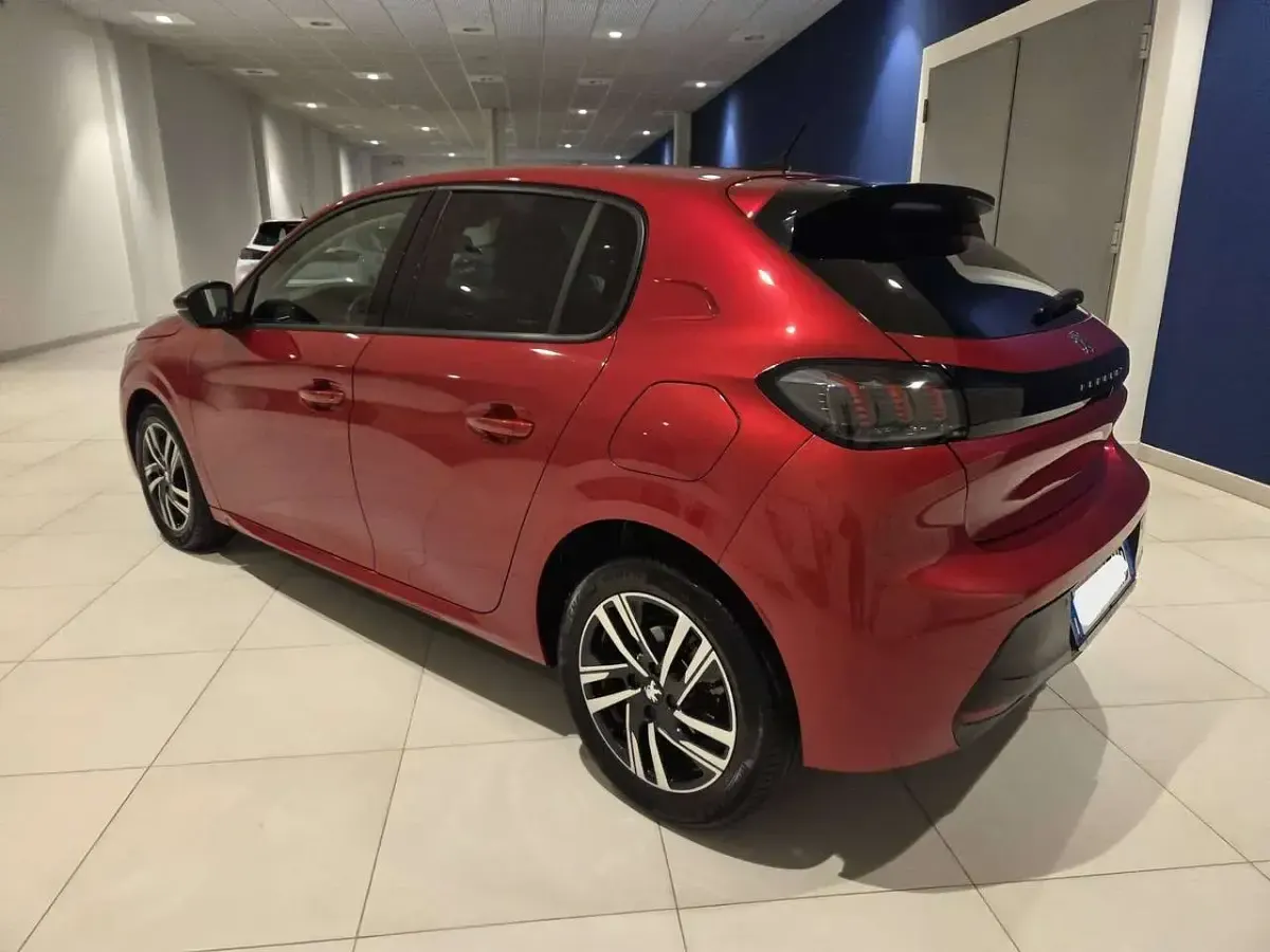 Usata Peugeot 208 Allure 101 CV (74 kW) 2022 Other Utilitaria