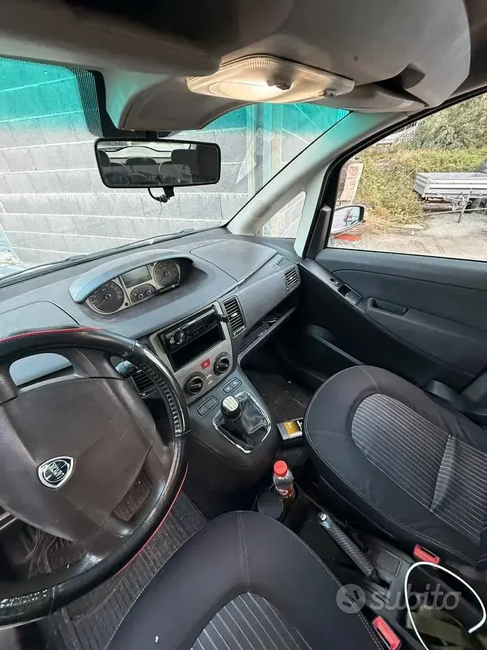 Usata Lancia Musa 69 CV (50 kW) 2008 Nero Monovolume