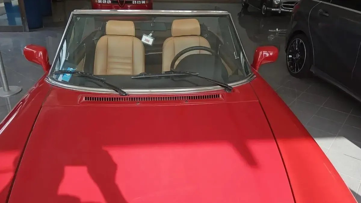Usata Alfa Romeo Spider 117 CV (86 kW) 1991 Rosso Cabrio
