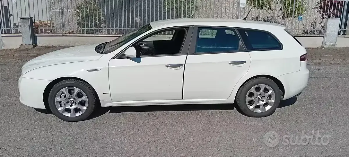 Usata Alfa Romeo 159 136 CV (100 kW) 2011 Bianco Station wagon