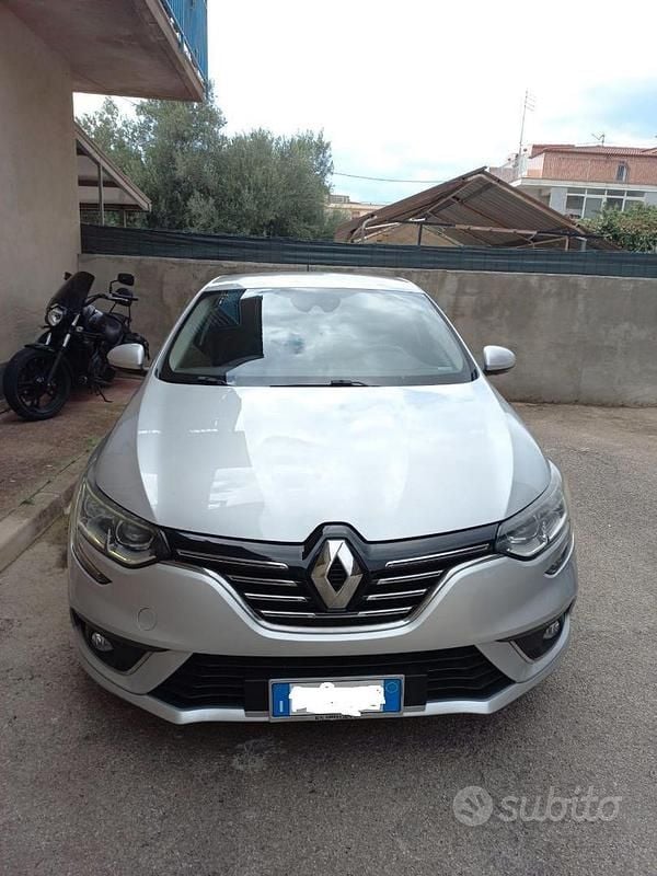 Usata Renault Mégane IV 110 CV (80 kW) 2017 Grigio Berlina