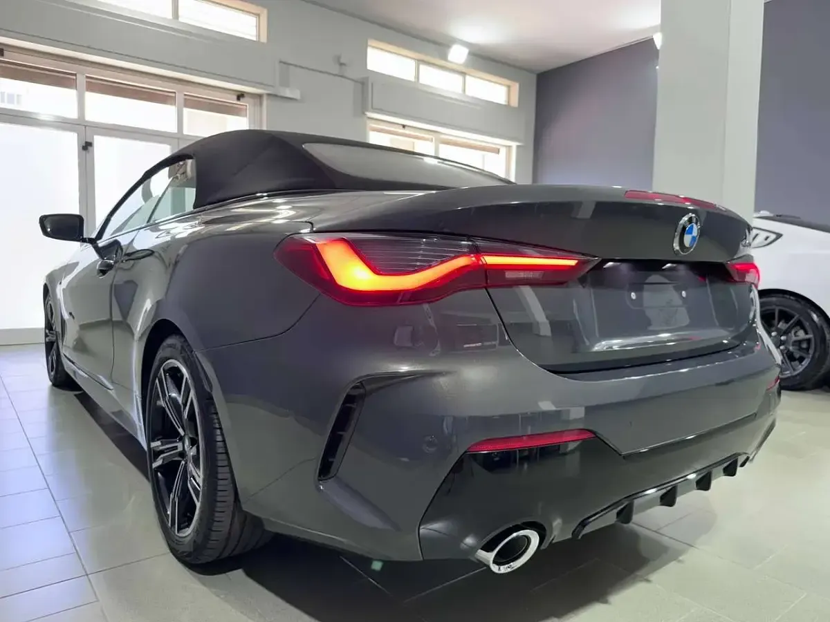 Usata BMW 420 Cabriolet M Sport 184 CV (135 kW) 2025 Dravitgrau metallic Cabrio