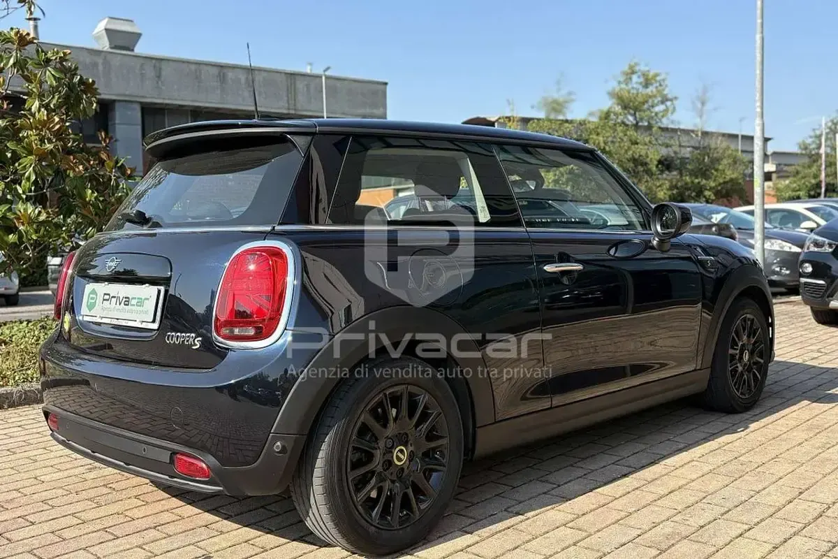 Usata Mini Cooper SE Classic 75 kW (102 CV) 2022 Blu Utilitaria