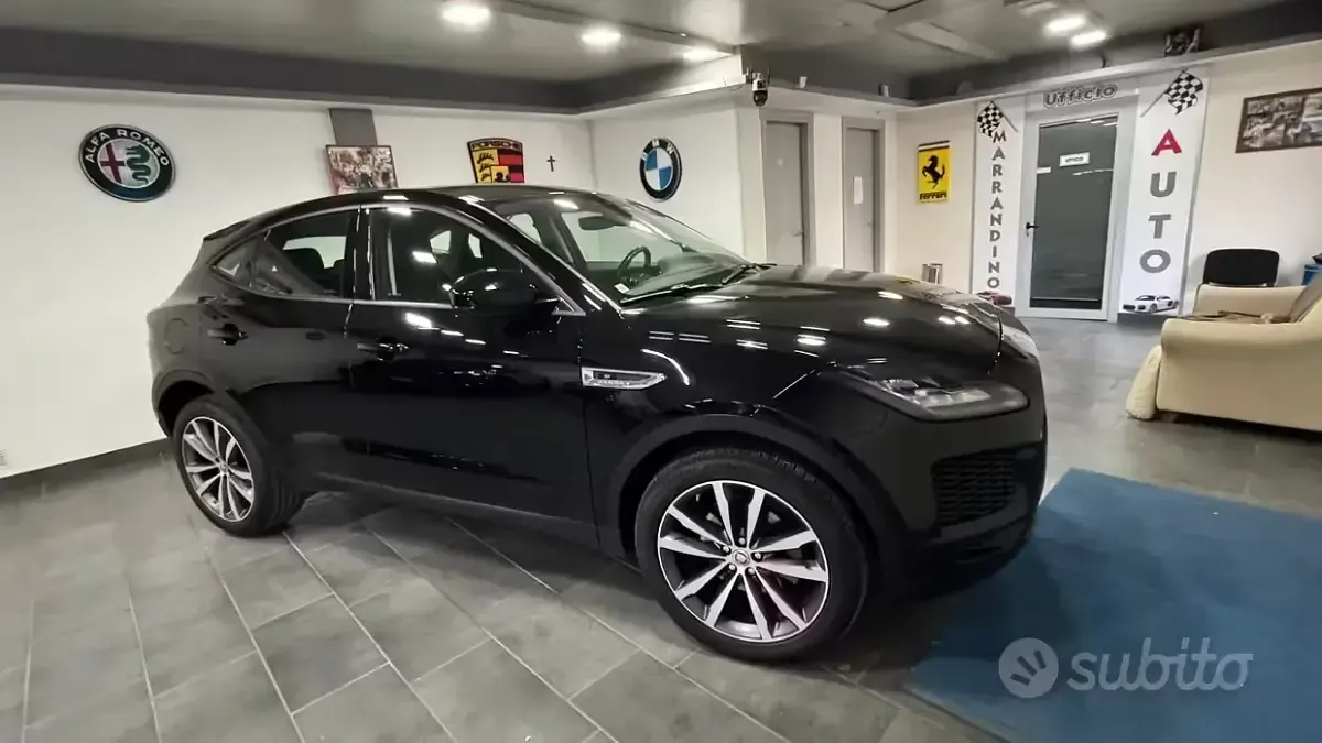 Usata Jaguar E-Pace R-Dynamic 150 CV (110 kW) 2020 Nero SUV