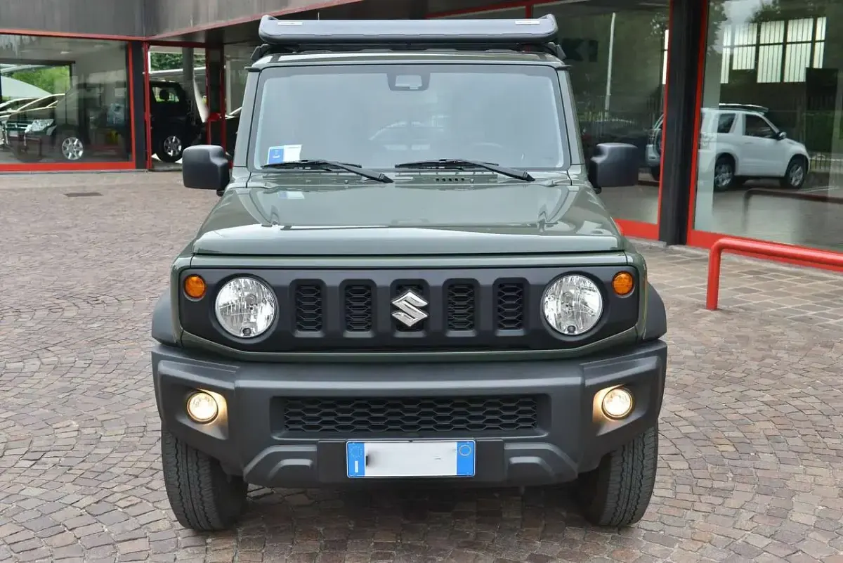 Usata Suzuki Jimny 102 CV (75 kW) 2023 Verde SUV