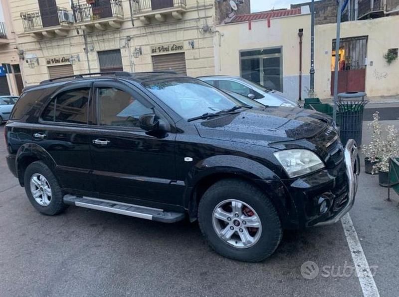 Usata Kia Carens 105 CV (77 kW) 2004 Nero Monovolume