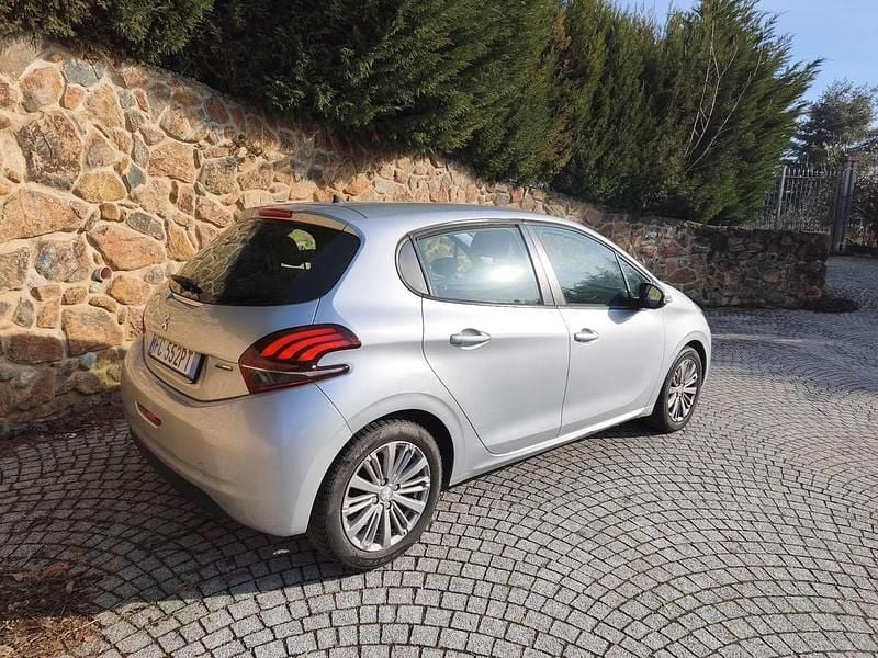 Usata Peugeot 207 73 CV (53 kW) 2017 Argento Berlina