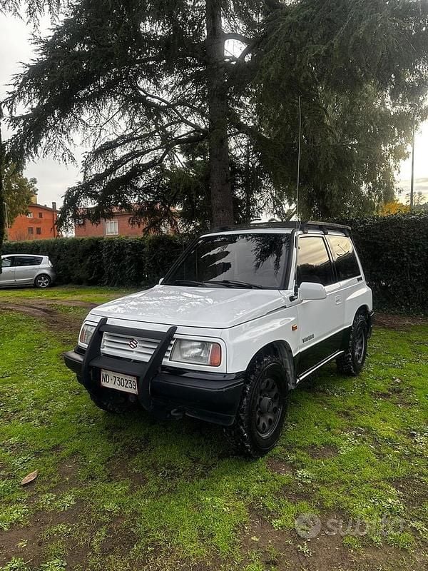 Usata Suzuki Vitara 80 CV (58 kW) 1991 Bianco Station wagon