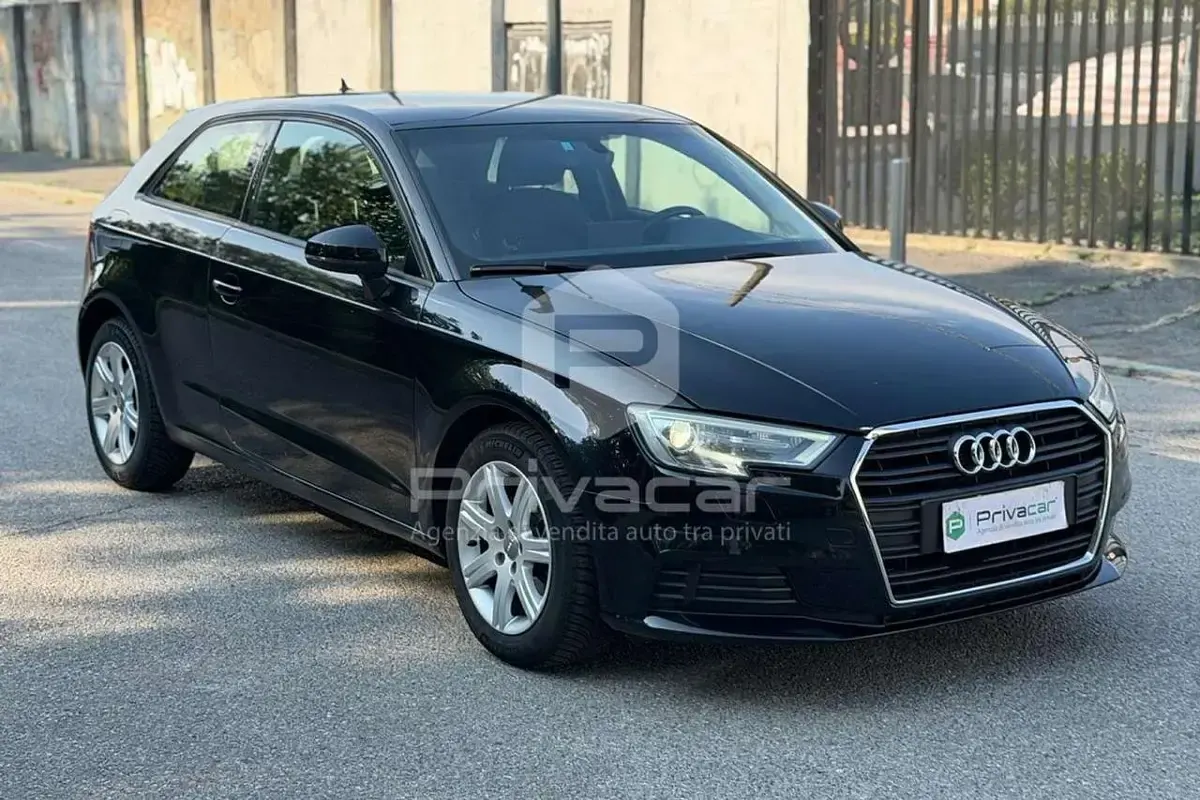 Usata Audi A3 Business 116 CV (85 kW) 2017 Nero Utilitaria