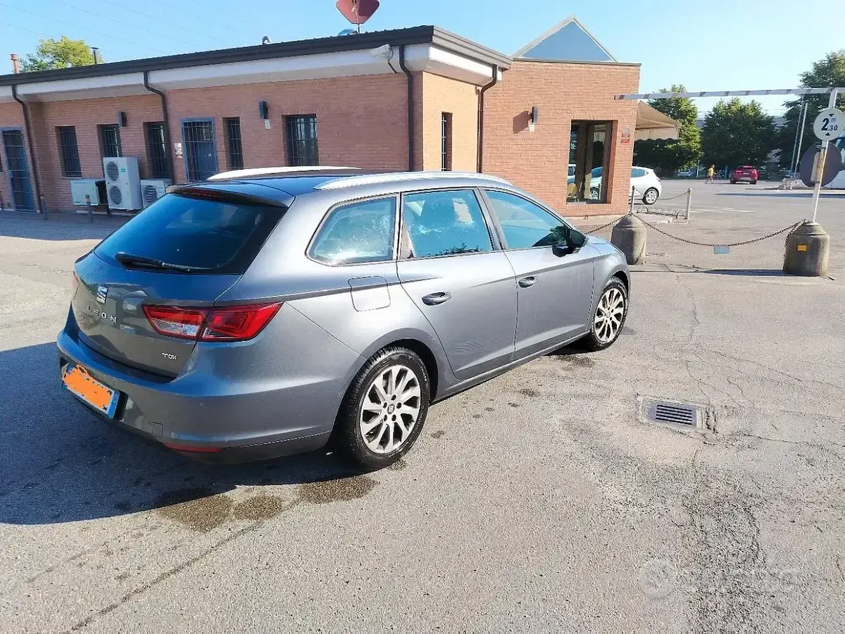 Usata Seat Leon 110 CV (80 kW) 2016 Grigio Station wagon