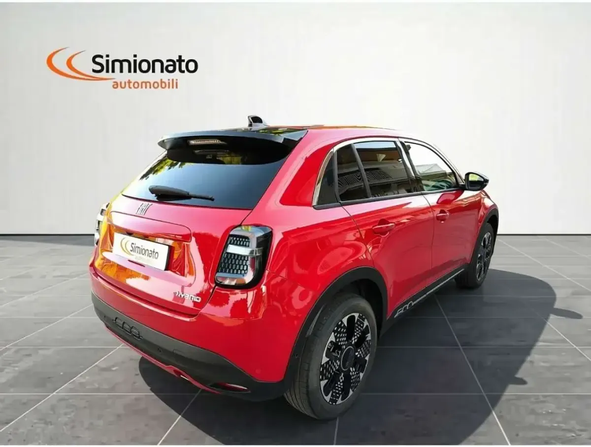 Usata Fiat 600 La Prima 101 CV (74 kW) 2025 Rosso SUV