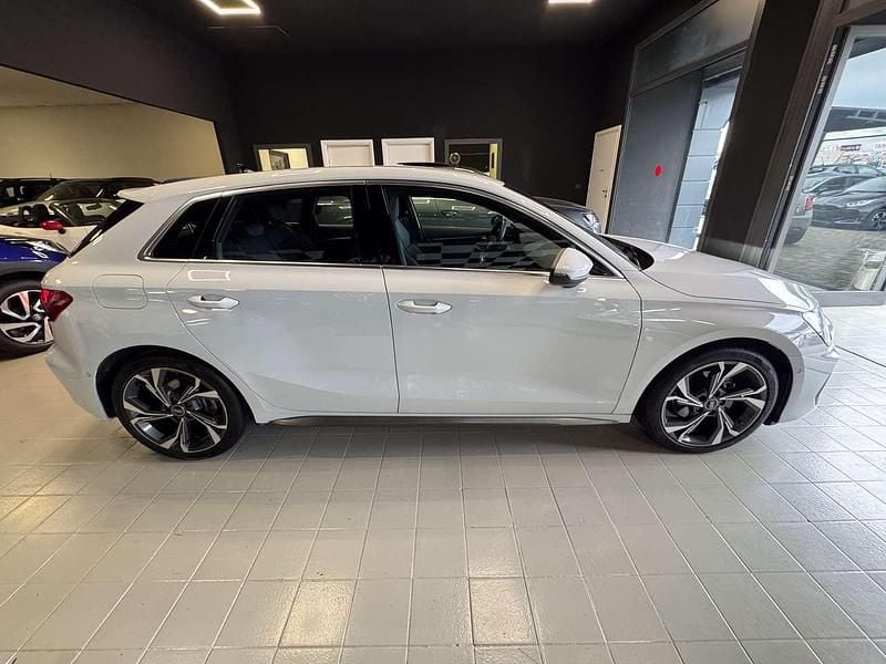 Usata Audi A3 S-Line 150 CV (110 kW) 2024 Bianco metallizzato Berlina