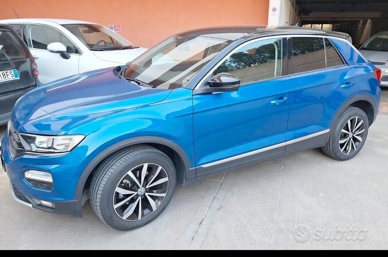 Usata VW T-Roc 116 CV (85 kW) 2019 Blu SUV