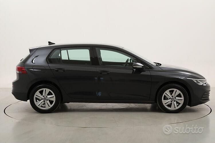 Usata VW Golf VIII Life 116 CV (85 kW) 2022 Grigio Berlina