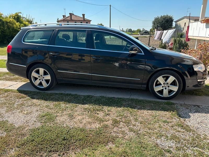 Nero Usata 2007 VW Passat Station wagon | 1600 € (Ottimo prezzo) - Immagine 1/4