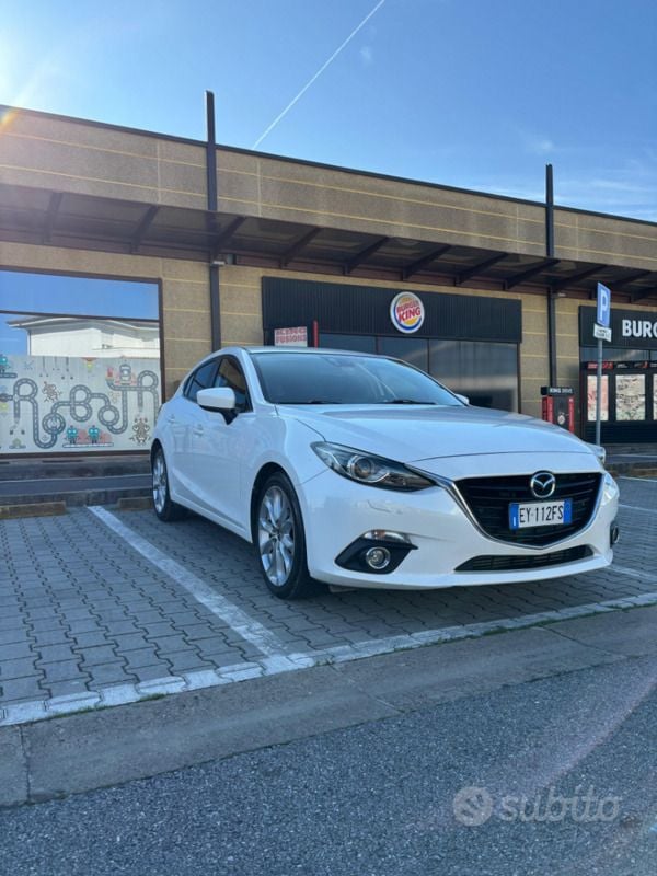 Bianco Usata 2015 Mazda 3 Tre volumi | 6000 € - Immagine 1/4