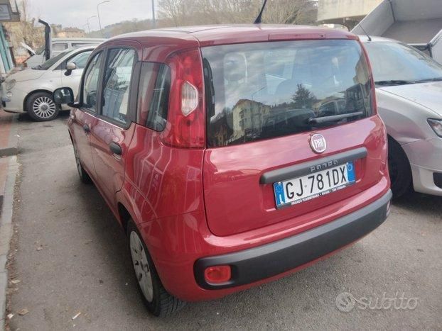 Usata Fiat Panda 69 CV (50 kW) 2015 Rosso Utilitaria