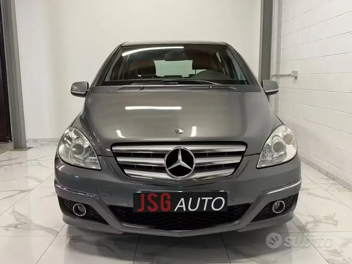 Usata Mercedes B180 109 CV (80 kW) 2009 Grigio Monovolume