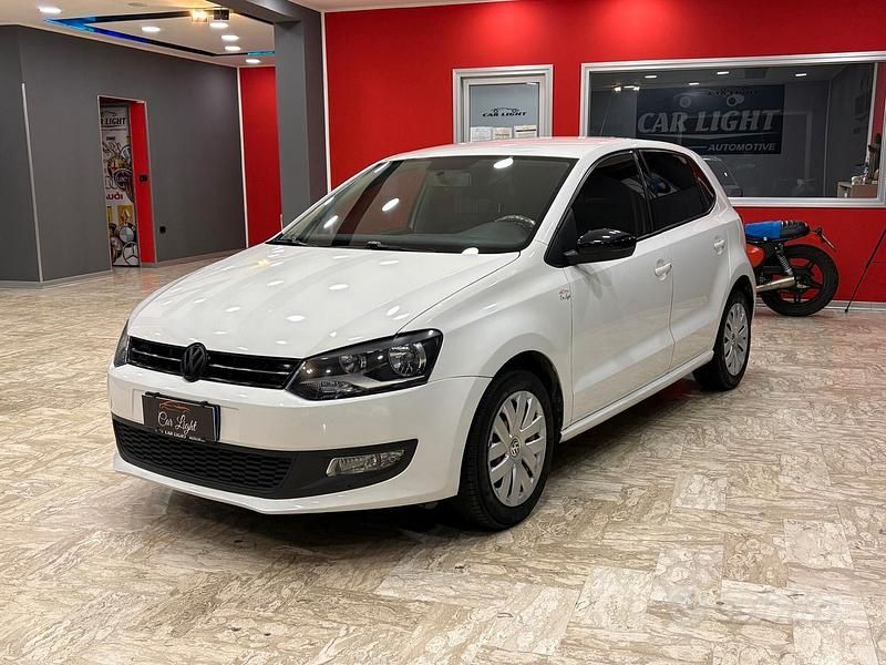 Usata VW Polo Comfortline 75 CV (55 kW) 2013 Bianco Utilitaria