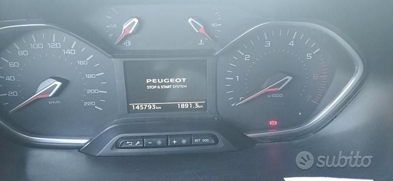 Usata Peugeot Rifter GT-line 131 CV (96 kW) 2019 Marrone Monovolume