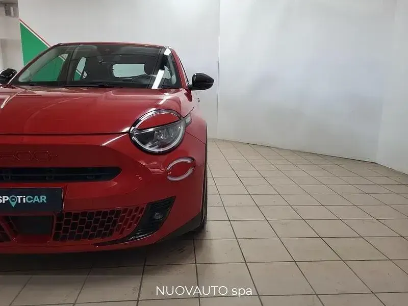Usata Fiat 600E Red 61 kW (84 CV) 2023 Rosso SUV