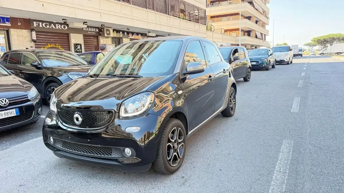 Usata Smart ForFour Prime 71 CV (52 kW) 2018 Nero Utilitaria