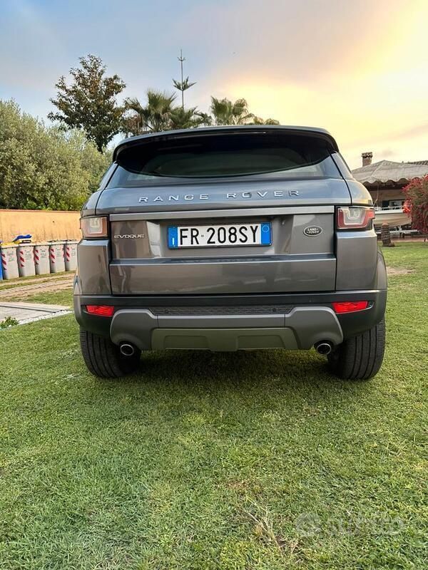 Usata Land Rover Range Rover evoque 160 CV (117 kW) 2018 Grigio SUV