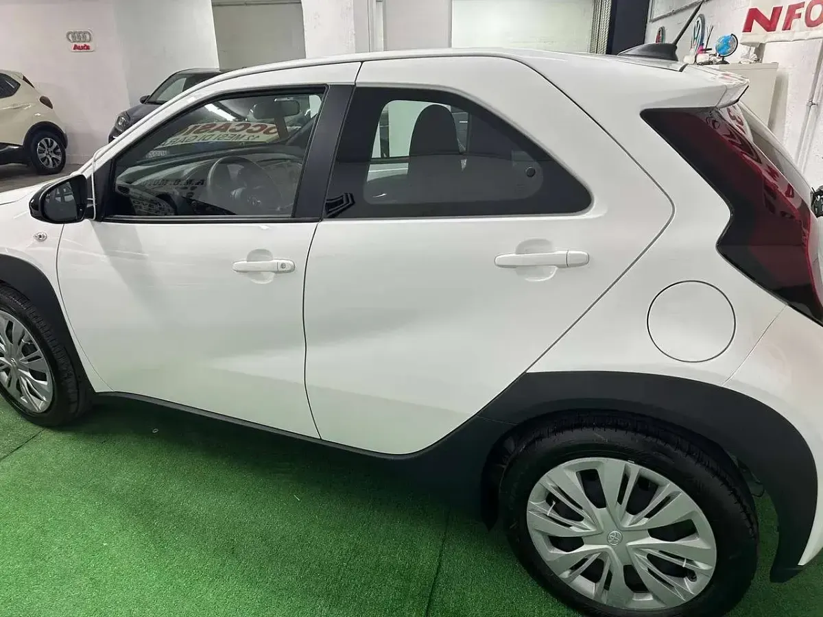 Usata Toyota Aygo X Edition 72 CV (52 kW) 2025 Bianco SUV