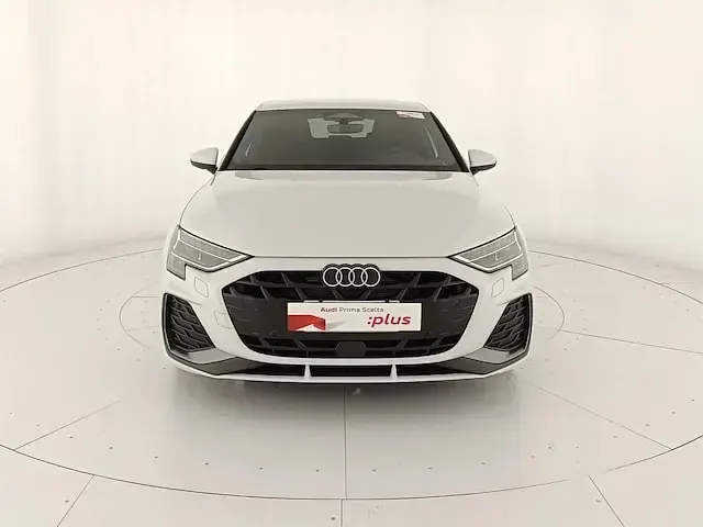 Usata Audi A3 S-Line 150 CV (110 kW) 2025 2y bianco ghiacciaio metallizzato Berlina