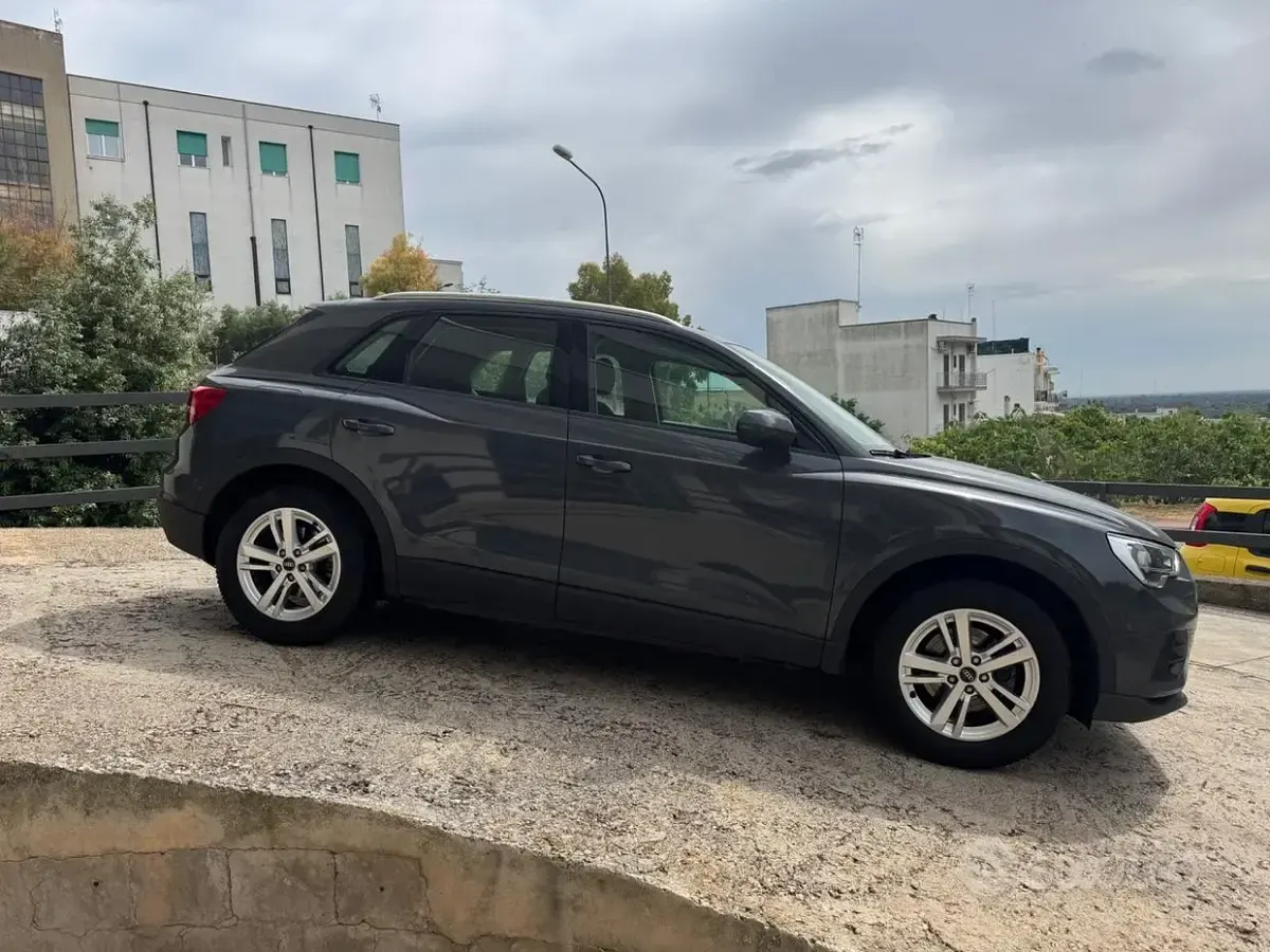 Usata Audi Q3 Business 150 CV (110 kW) 2022 Grigio SUV