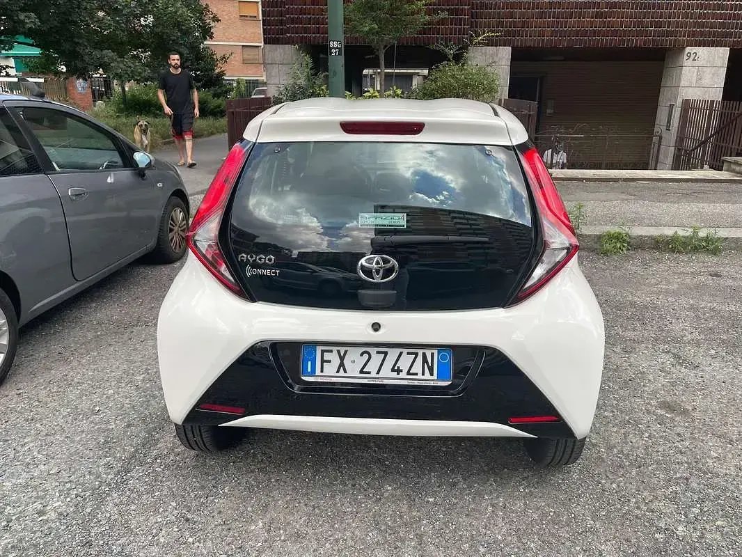 Usata Toyota Aygo X-play 72 CV (52 kW) 2019 Utilitaria