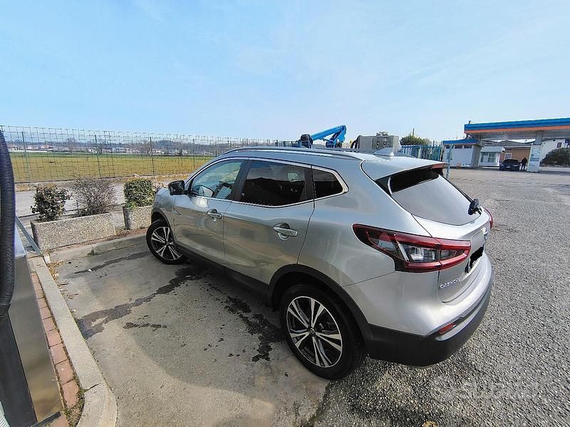 Usata Nissan Qashqai N-Connecta 140 CV (102 kW) 2021 Grigio SUV