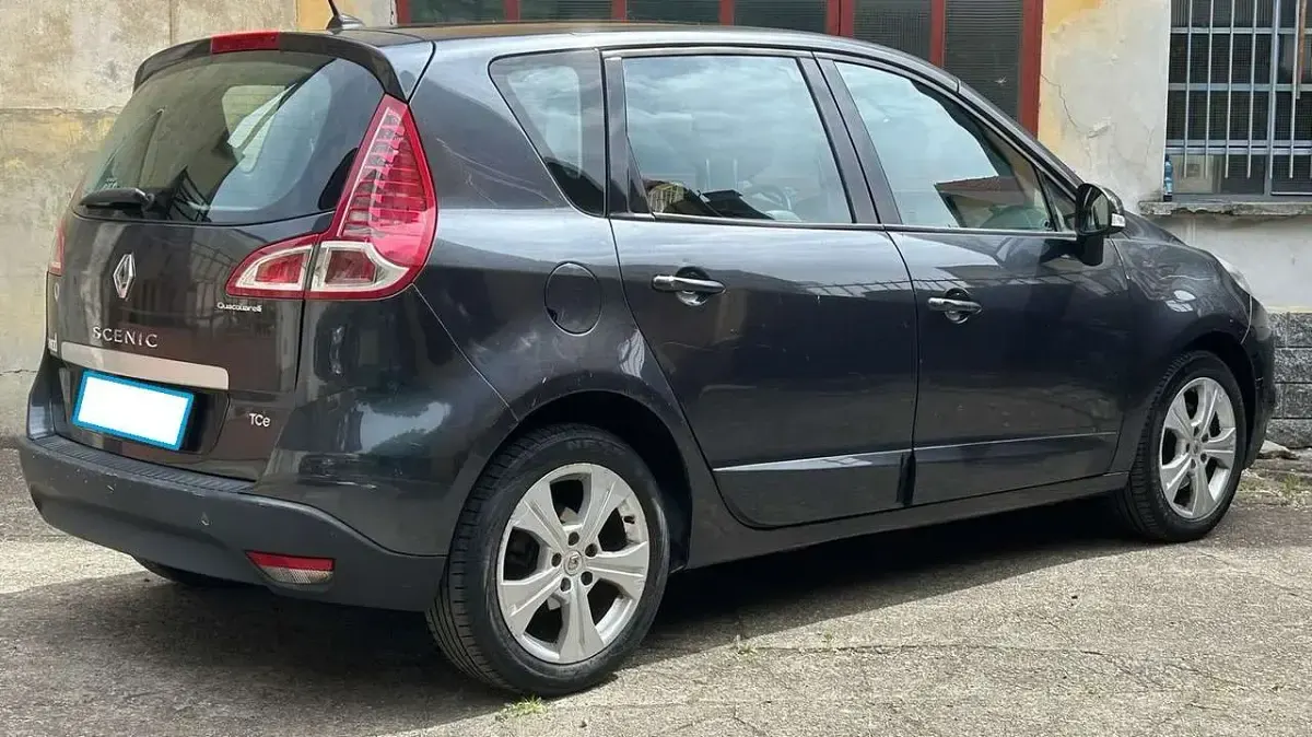 Usata Renault Scenic E-Tech Dynamique 131 CV (96 kW) 2011 Grigio Monovolume