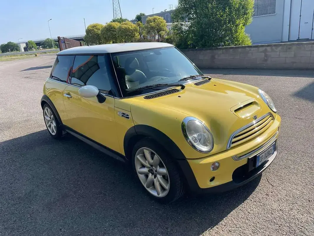 Usata Mini Cooper S 163 CV (119 kW) 2003 Giallo Utilitaria