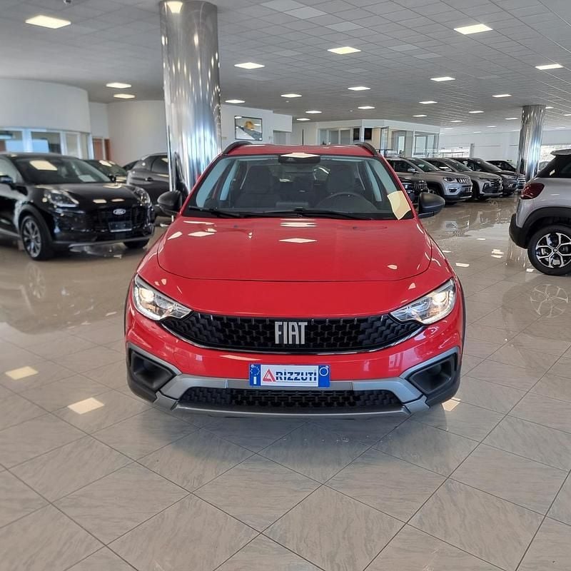 Usata Fiat Tipo Cross 95 CV (69 kW) 2021 Rosso Berlina