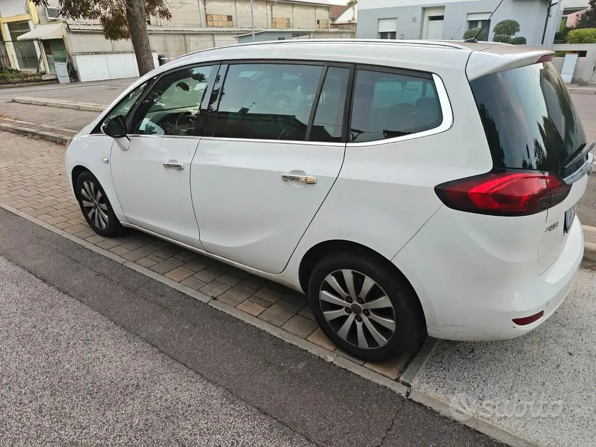 Usata Opel Zafira Tourer Cosmo 150 CV (110 kW) 2014 Bianco Monovolume