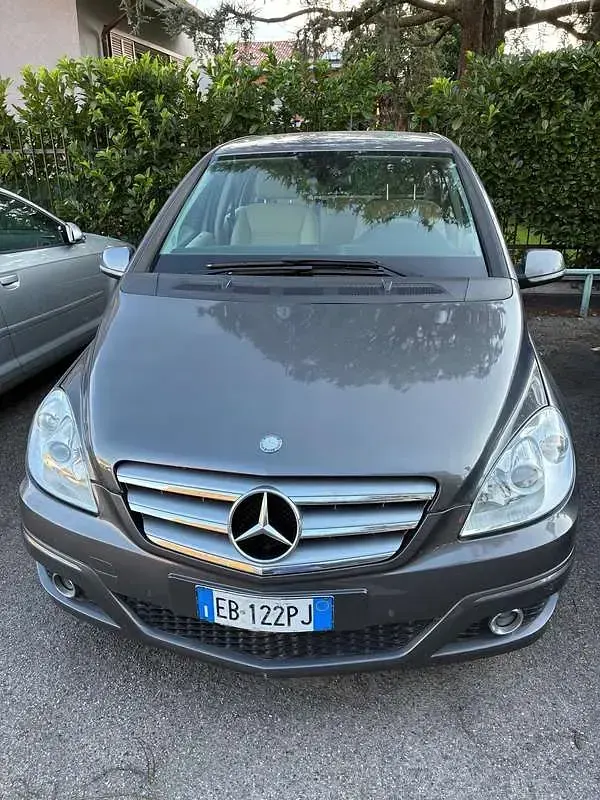 Usata Mercedes B180 Executive 116 CV (85 kW) 2010 Grigio Monovolume
