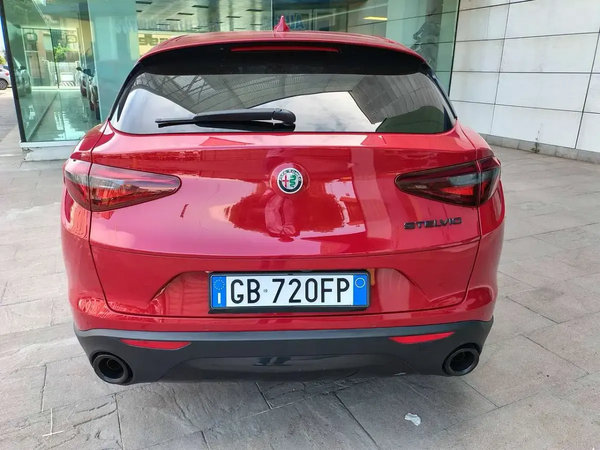 Usata Alfa Romeo Stelvio Sprint 190 CV (139 kW) 2020 Rosso metallizzato SUV