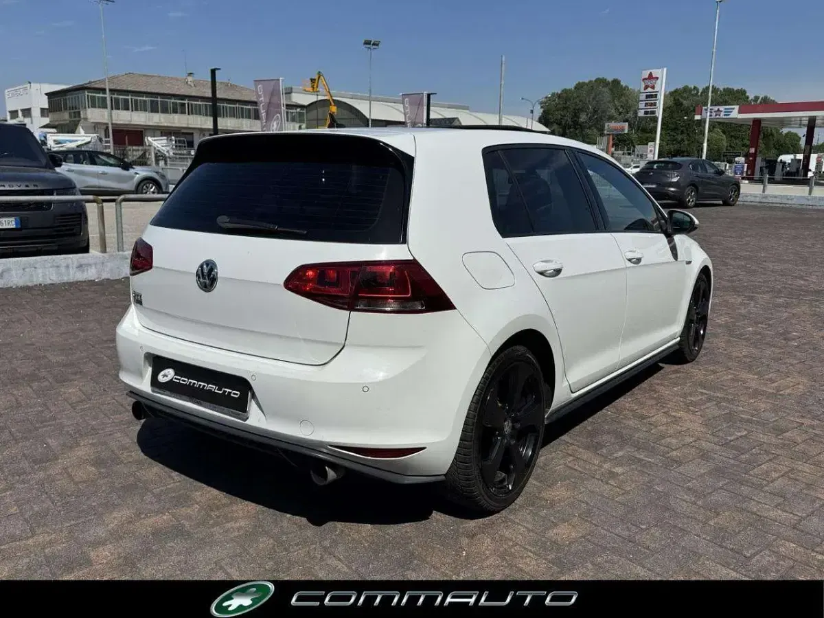 Usata VW Golf VII GTI 220 CV (161 kW) 2014 Bianco Berlina
