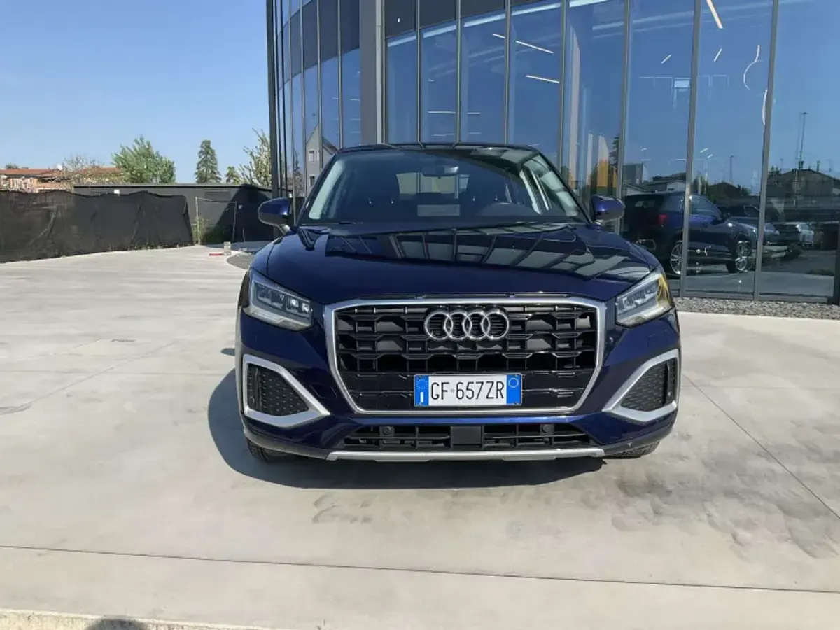 Käytetty Audi Q2 Advanced 116 HP (85 kW) 2021 Sininen Katumaasturi