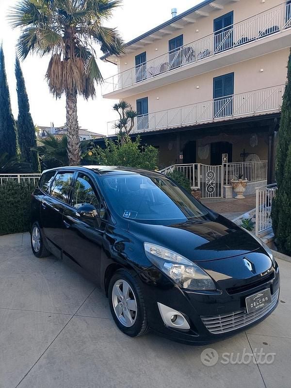 Usata Renault Scénic III Dynamique 110 CV (80 kW) 2009 Nero Monovolume