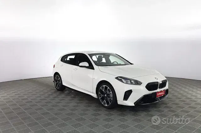 Usata BMW 120 M Sport 163 CV (119 kW) 2025 Alpine white Utilitaria
