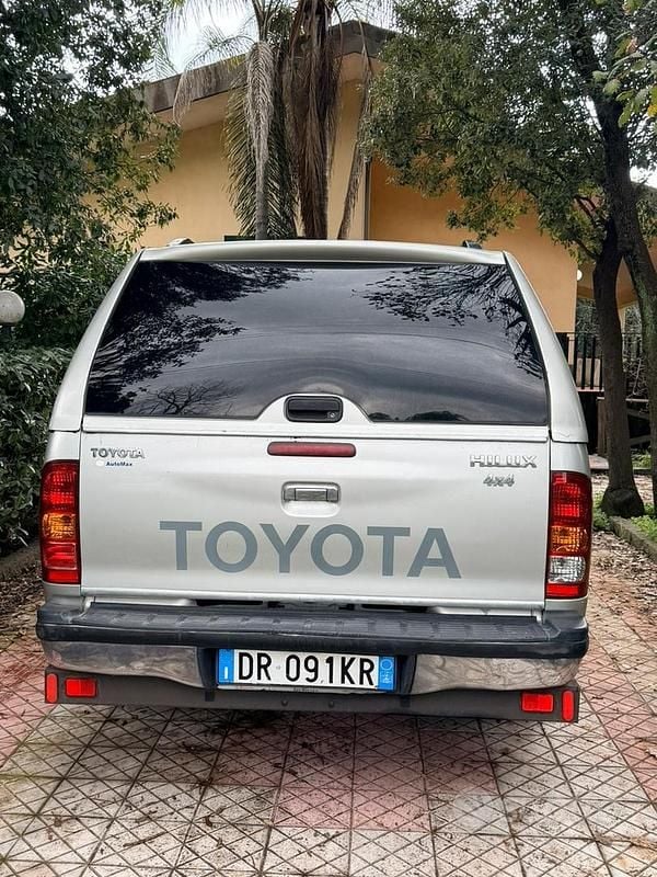 Usata Toyota HiLux SR 171 CV (125 kW) 2008 Pick-up