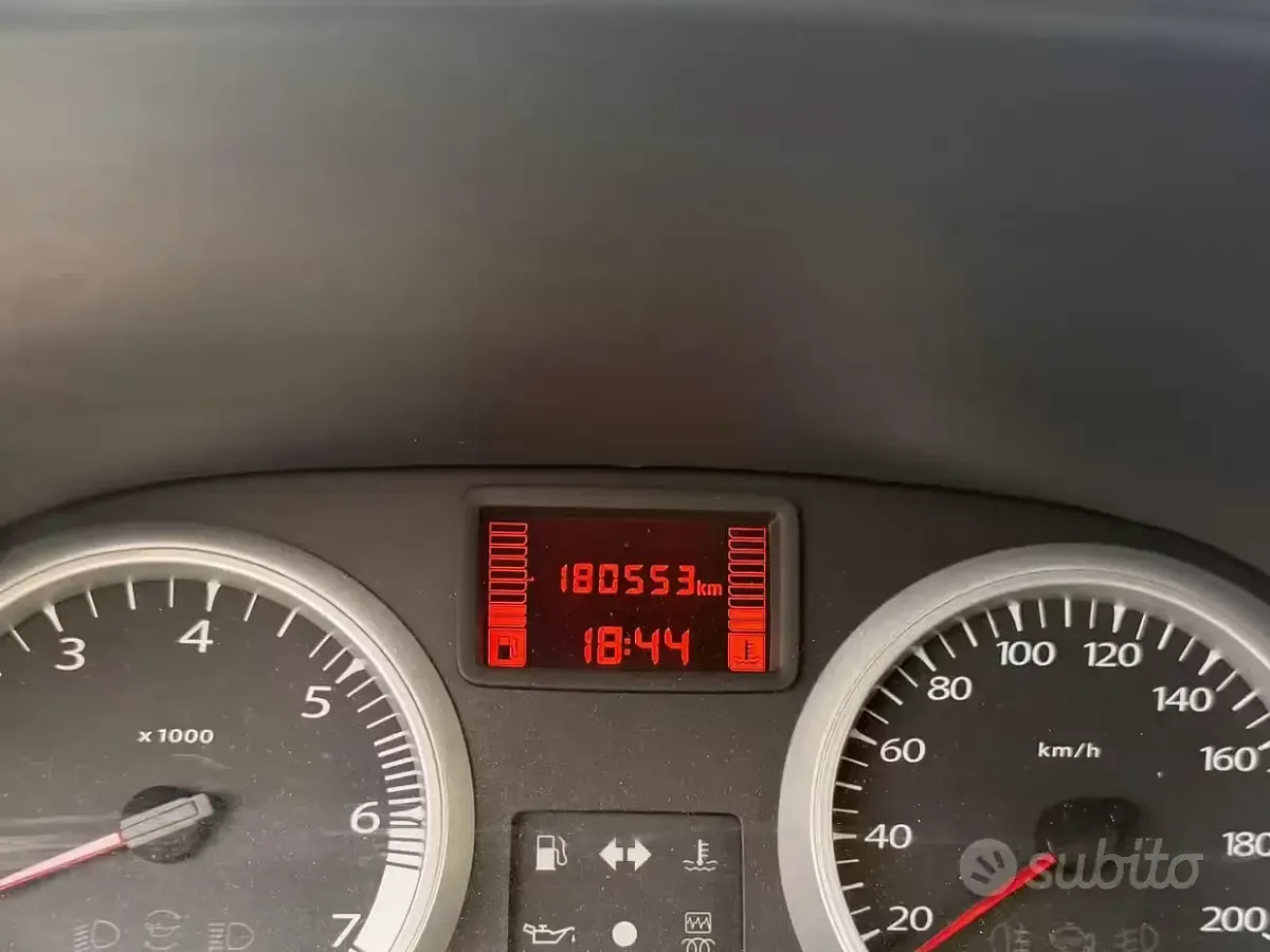 Usata Dacia Duster Lauréate 107 CV (78 kW) 2012 Marrone SUV