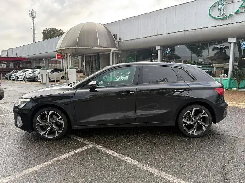 Usata Audi A3 S-Line 150 CV (110 kW) 2022 Viola Berlina