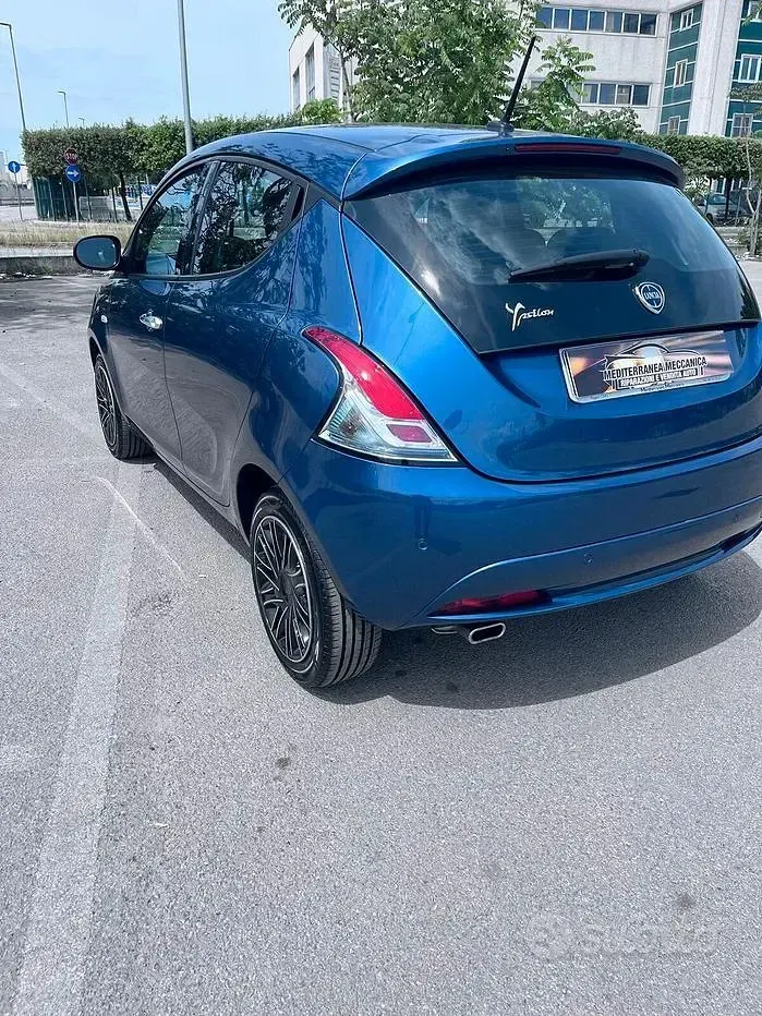 Usata Lancia Ypsilon 69 CV (50 kW) 2023 Blu Utilitaria