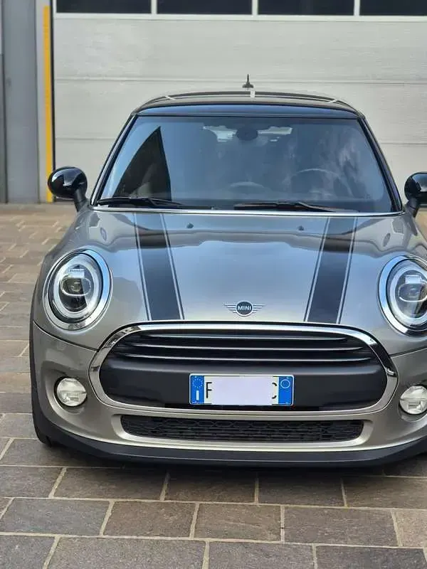 Usata Mini ONE 75 CV (55 kW) 2019 Grigio Utilitaria