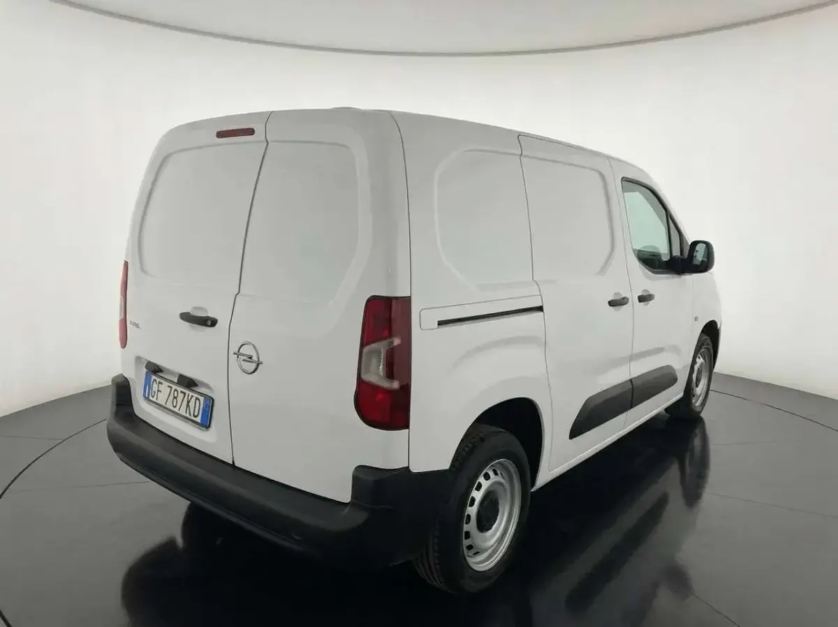 Usata Opel Combo Edition 101 CV (74 kW) 2021 Bianco Monovolume